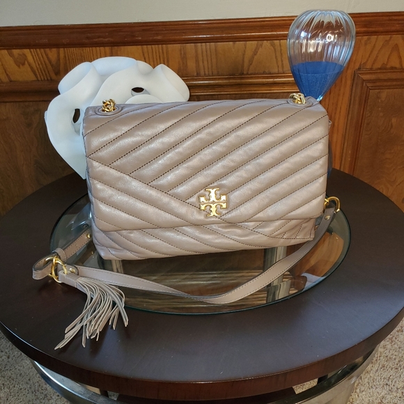 Tory Burch Kira Chevron Flap Shoulder Bag - Picture 1 of 9